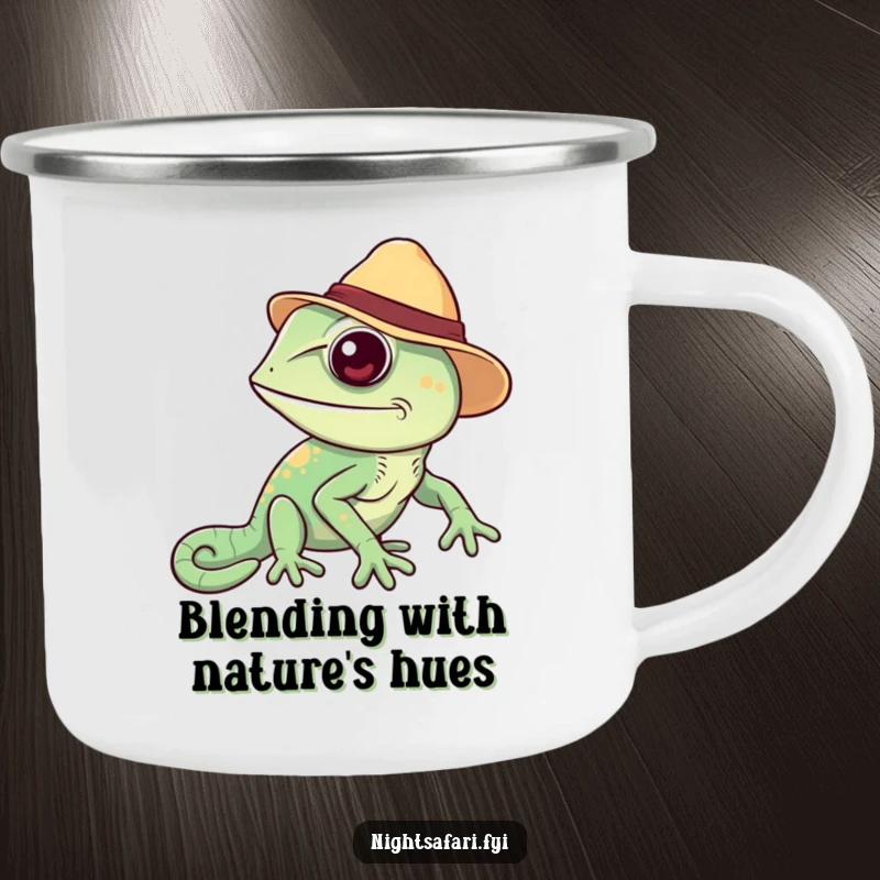 Funny Chameleon Camping Mug: A cheerful chameleon in a safari hat, changing colors, durable for outdoor adventures and humor.