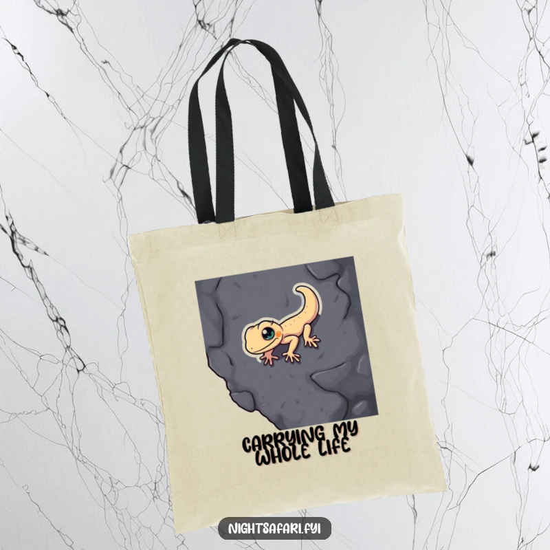 Funny Gecko Tote Bag: A determined gecko humorously ascends a dark, textured background, practical and amusing.